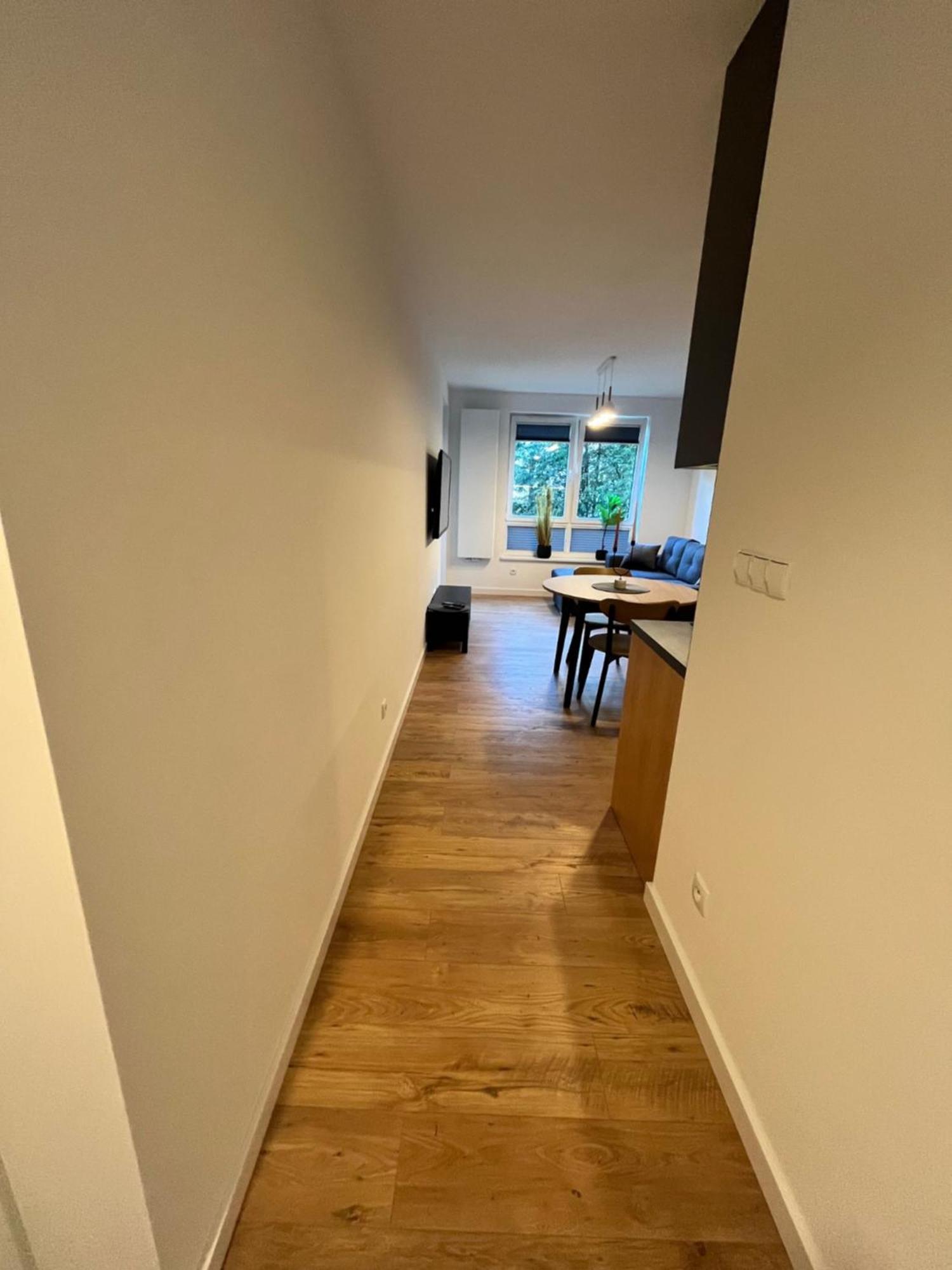 Apartament Julia 1-4 Os Starowapiennikowa 42A Z Balkonem Ze Sniadaniem Kontynentalnym Kielce Buitenkant foto