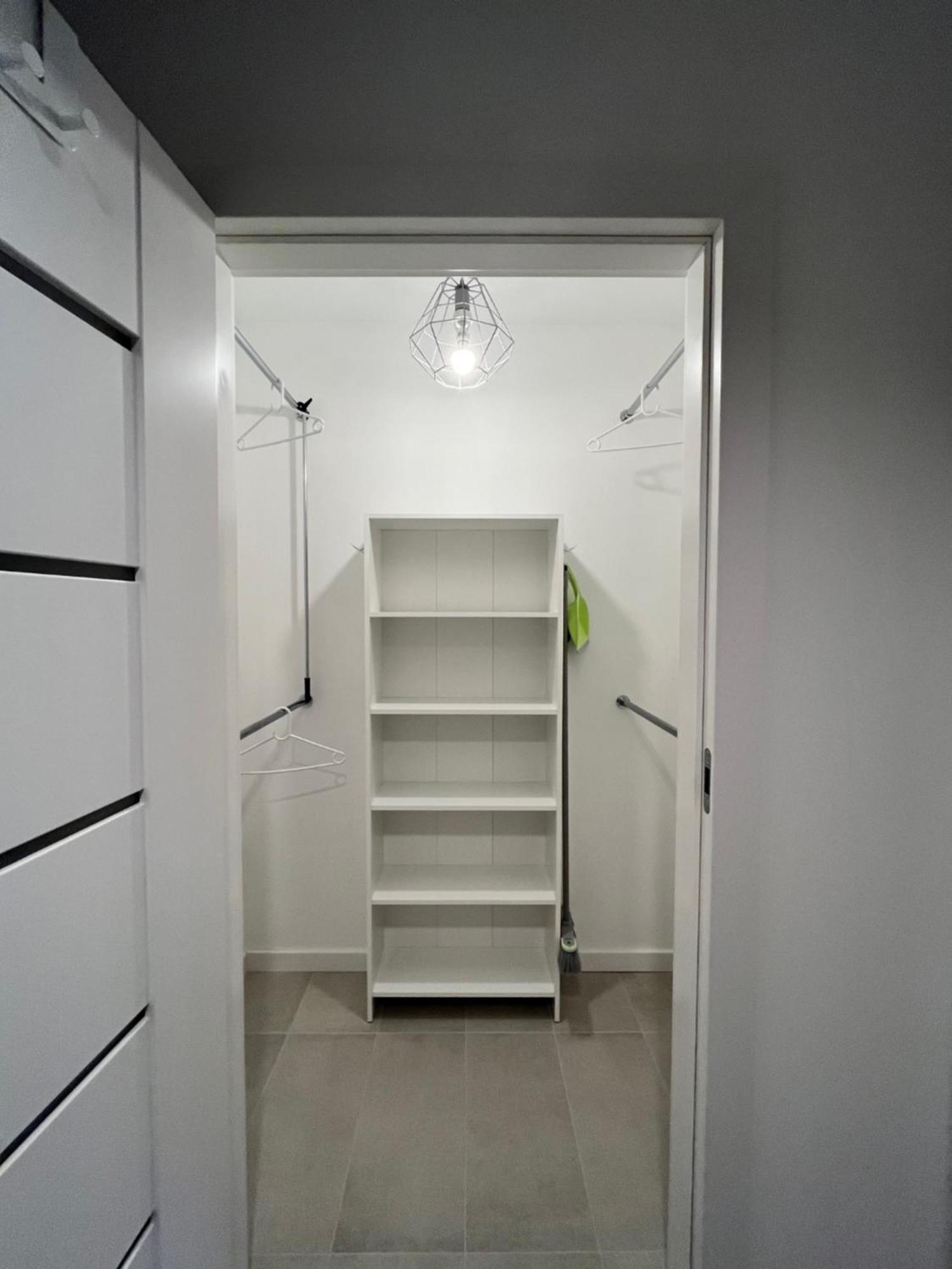 Apartament Julia 1-4 Os Starowapiennikowa 42A Z Balkonem Ze Sniadaniem Kontynentalnym Kielce Buitenkant foto