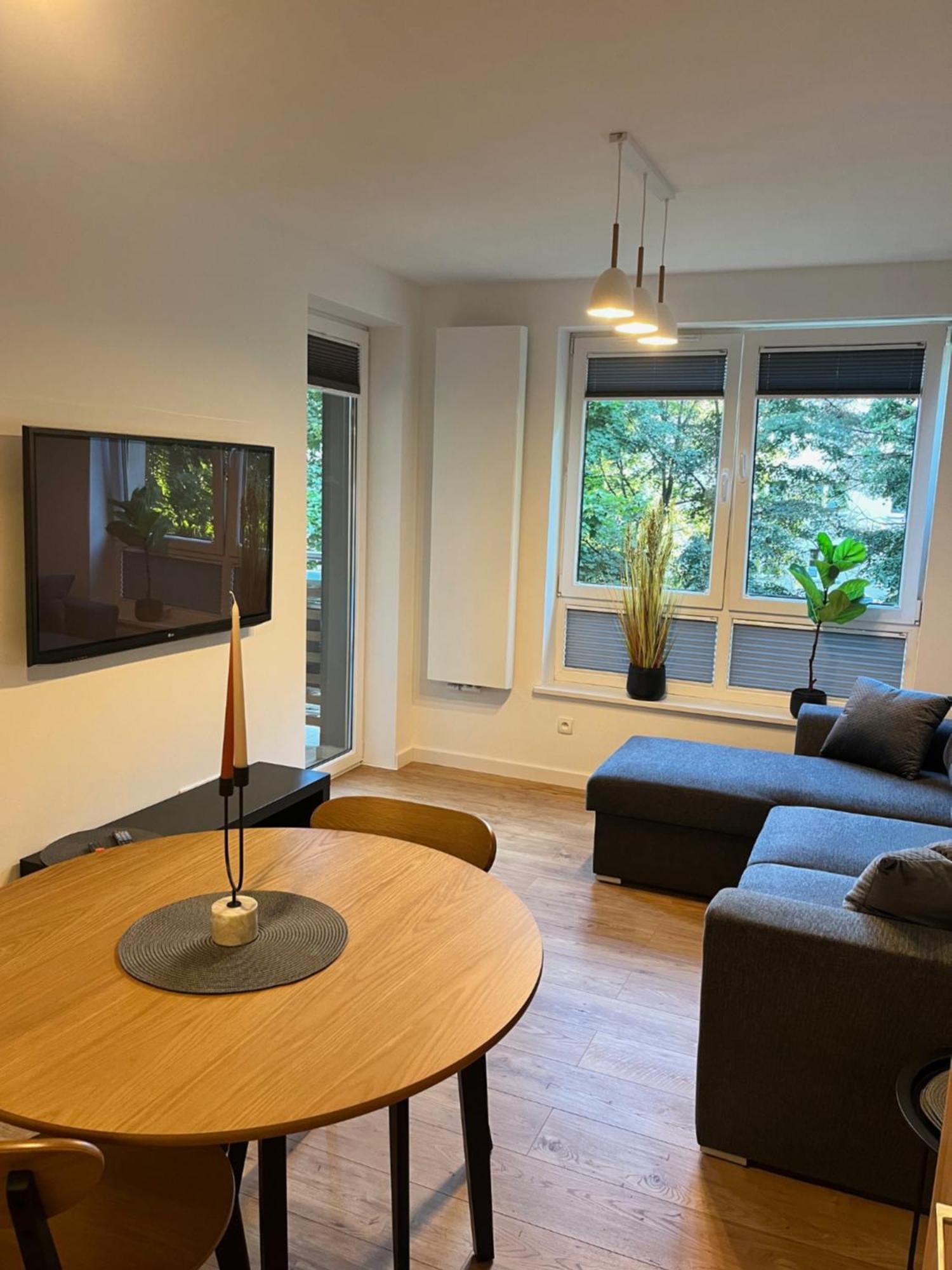 Apartament Julia 1-4 Os Starowapiennikowa 42A Z Balkonem Ze Sniadaniem Kontynentalnym Kielce Buitenkant foto