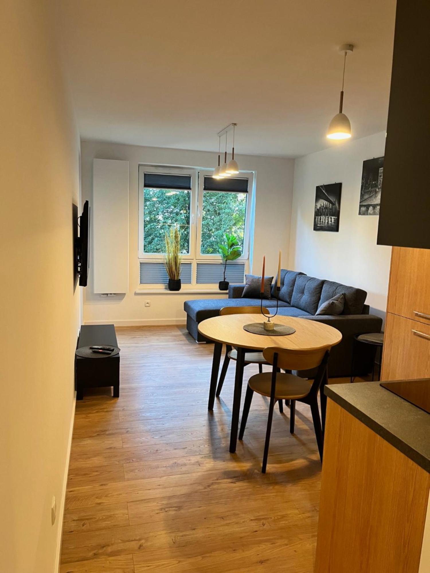 Apartament Julia 1-4 Os Starowapiennikowa 42A Z Balkonem Ze Sniadaniem Kontynentalnym Kielce Buitenkant foto