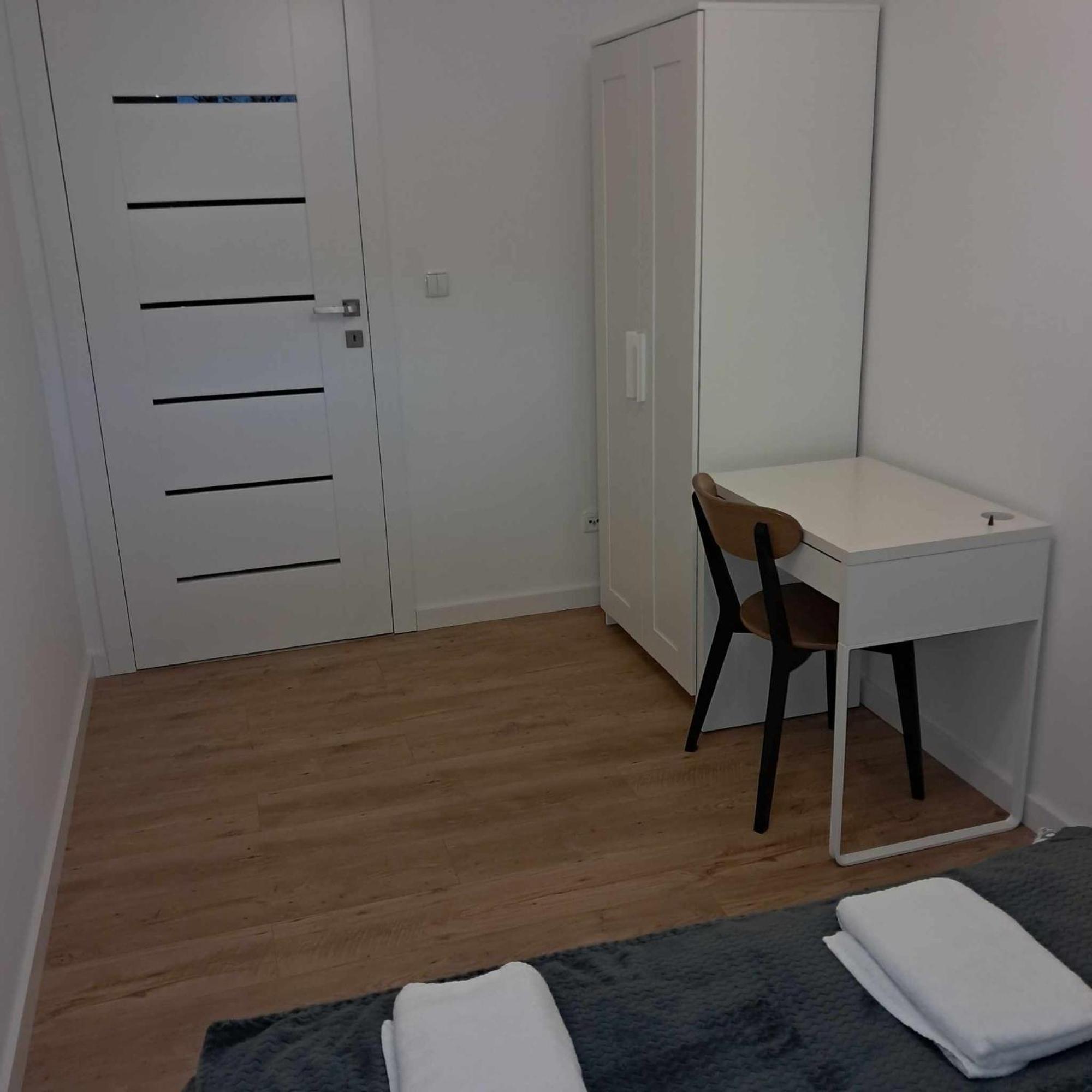 Apartament Julia 1-4 Os Starowapiennikowa 42A Z Balkonem Ze Sniadaniem Kontynentalnym Kielce Buitenkant foto
